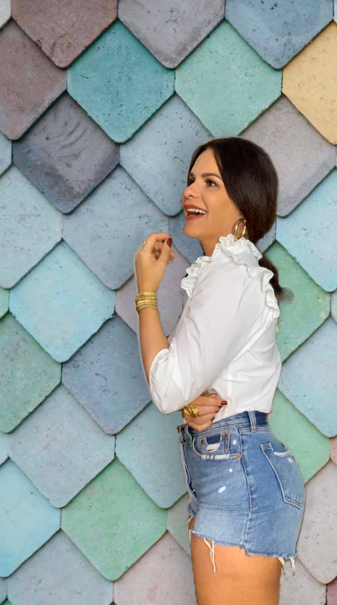 Pleats detail white top